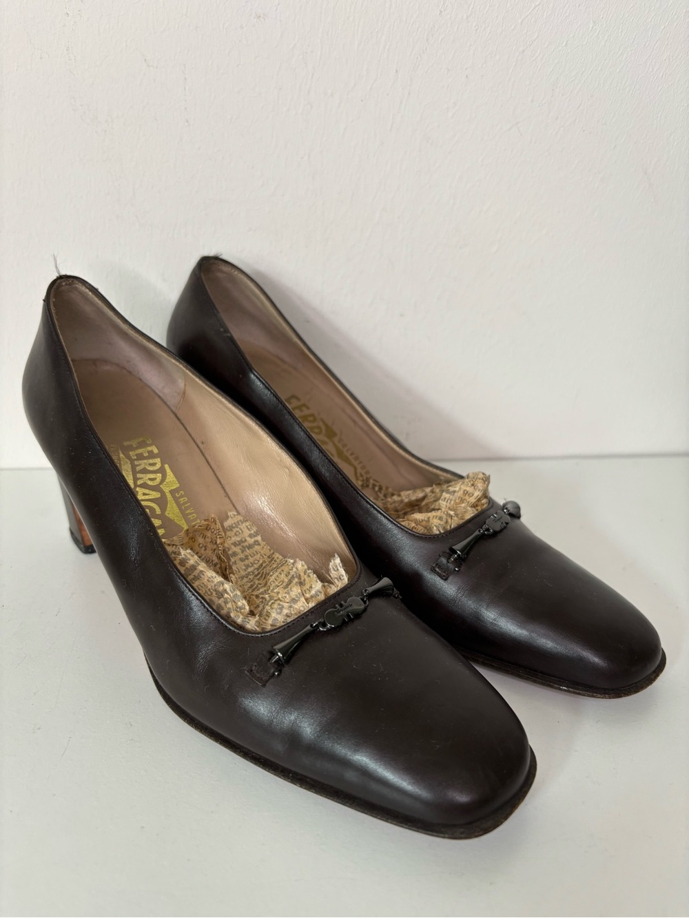 Salvatore Ferragamo Dark Brown Leather Mid Heel Pumps with Signature Bit 6B